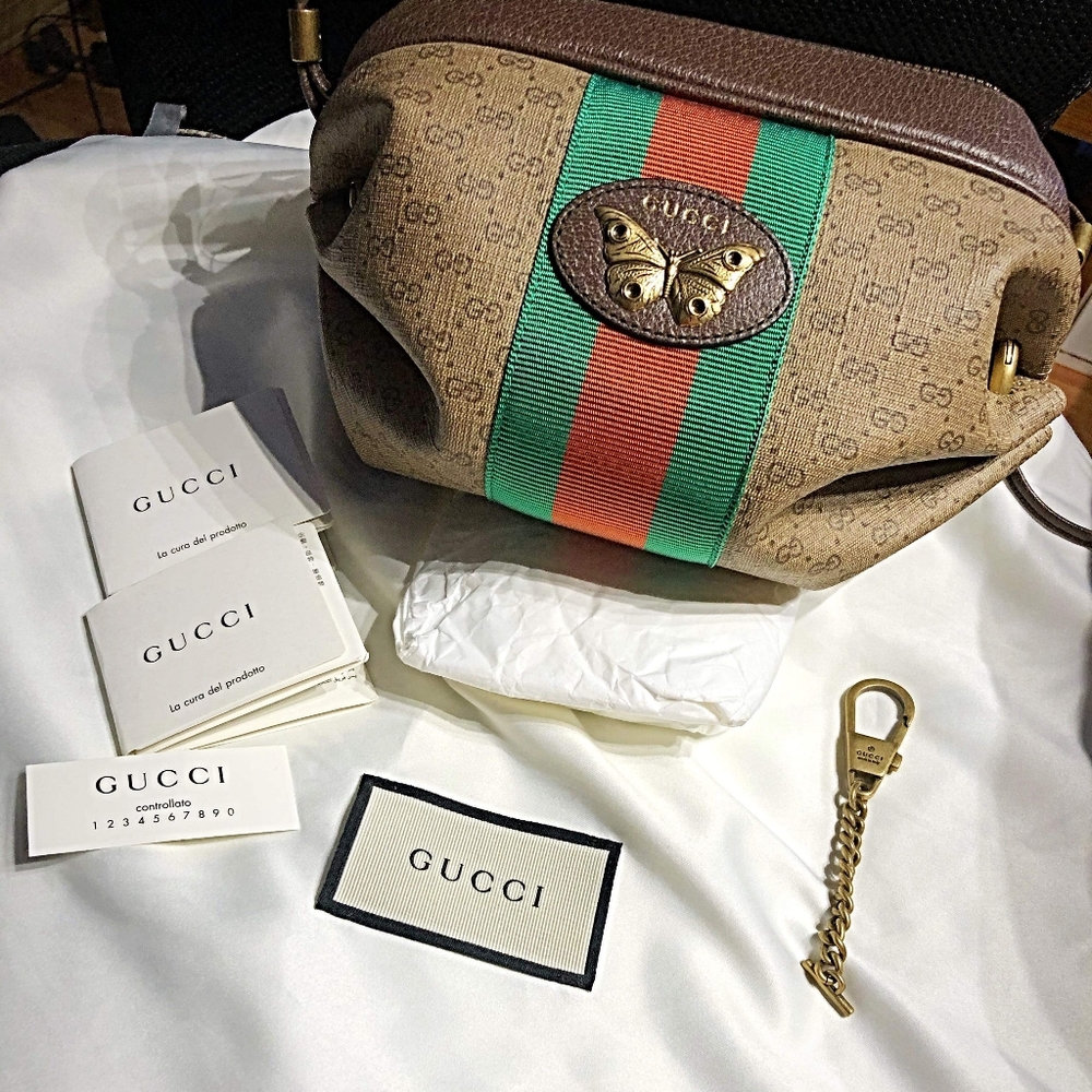 Gucci sling bag